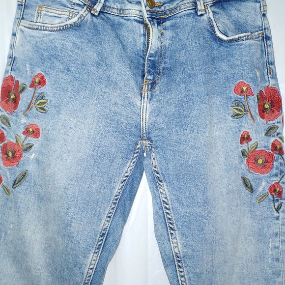 Zara Denim - ZARA  BASIC RAW HEM EMBROIDERED ROSE DENIM JEANS